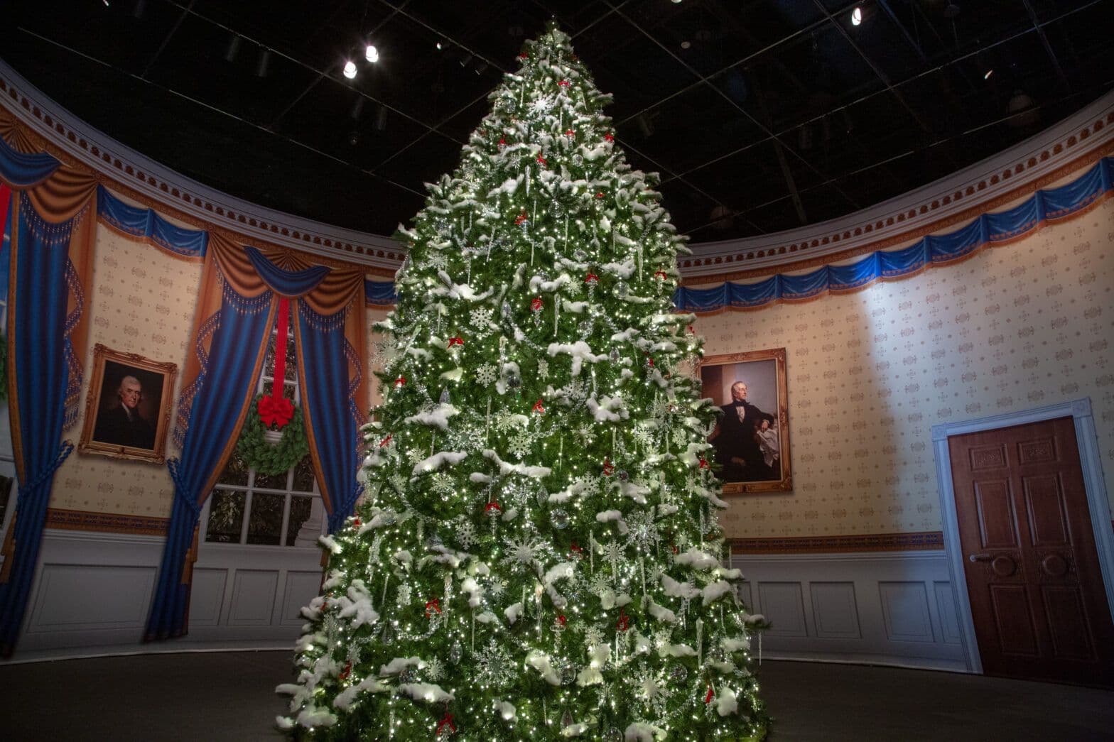 Special Exhibit - Deck the Halls and Welcome All: Christmas at the White House 2006