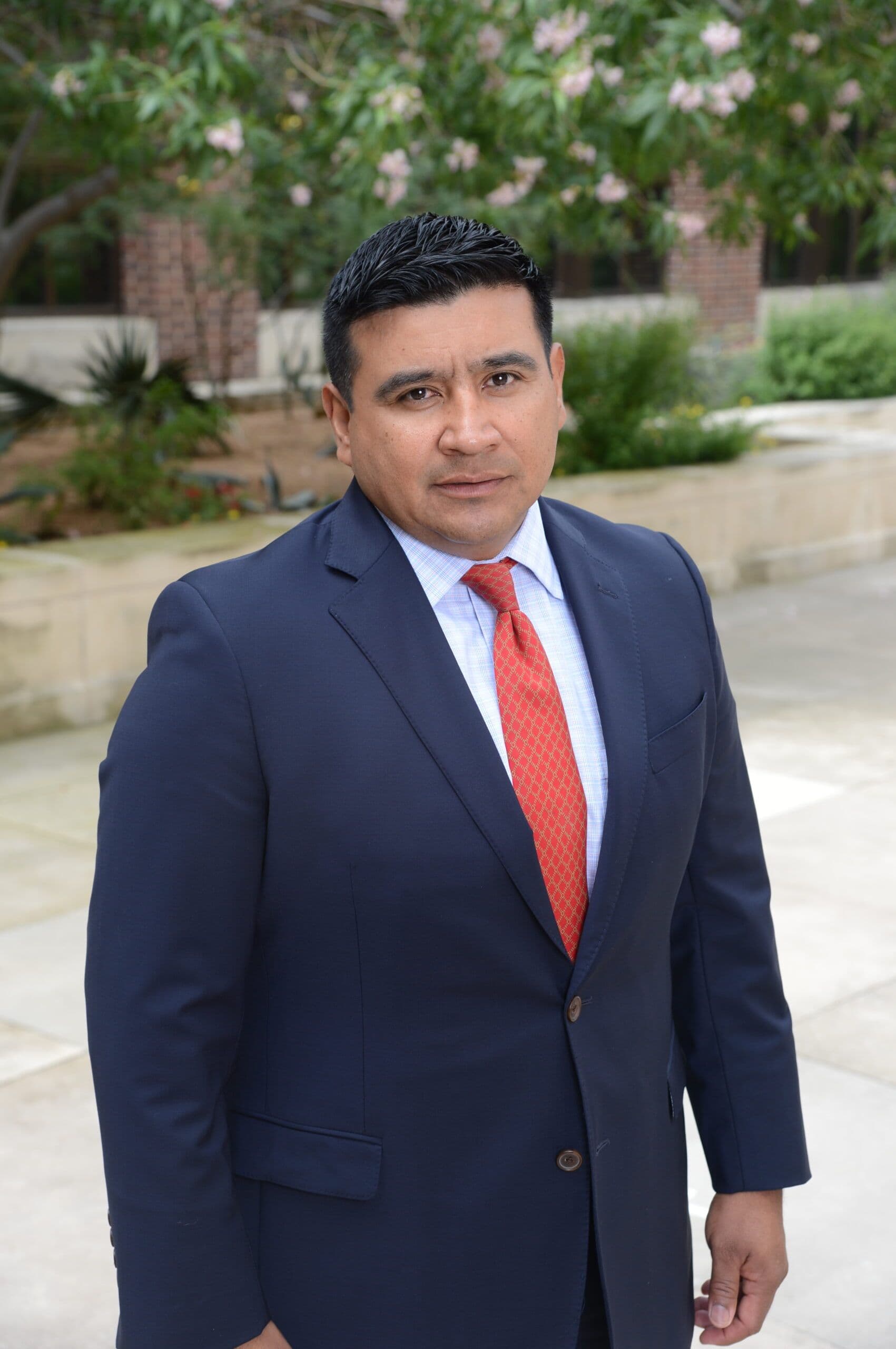 Robert Favela headshot