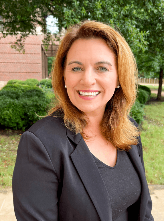 Elizabeth Hogan Parrott headshot