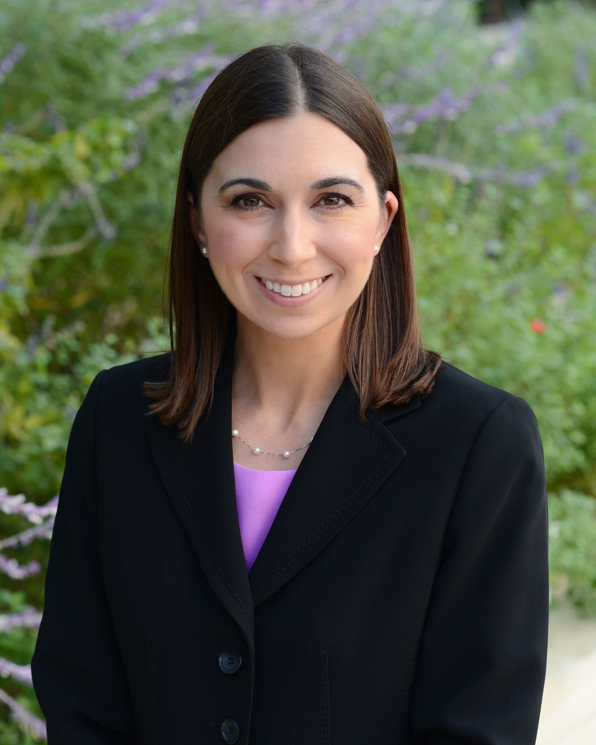 Laura Collins headshot