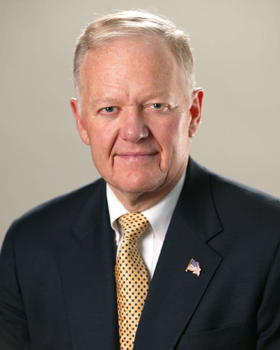 Ray L. Hunt headshot