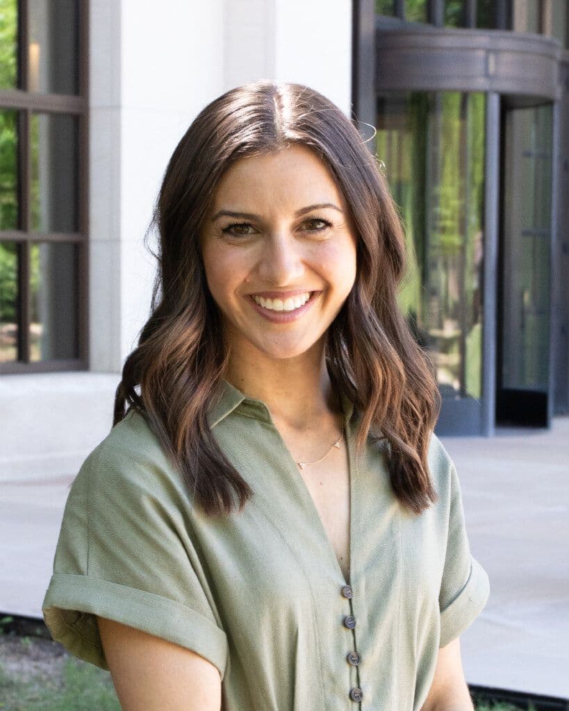 Elizabeth Uhl headshot