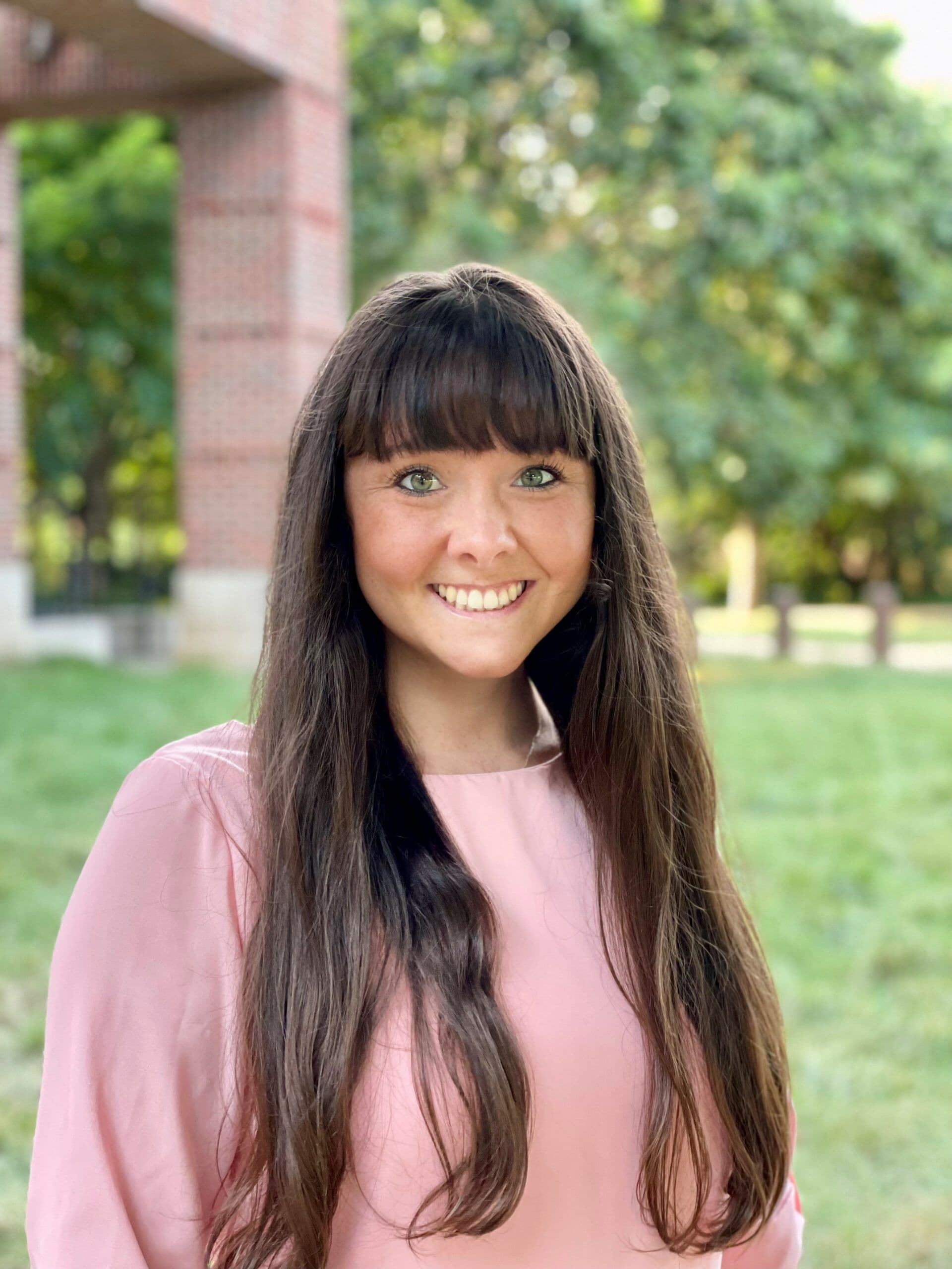 Megan Dutra headshot